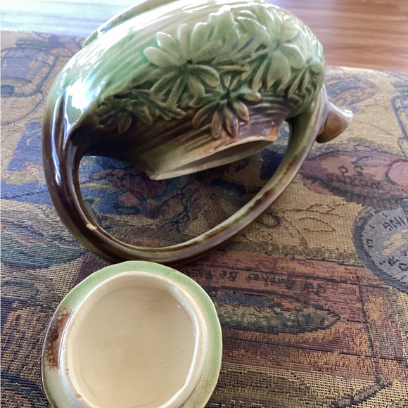 McCoy Daisy Pattern Tea Pot - Picture 3 of 12